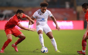 Xuân Son ném chai nước & mối lo lớn cho ĐT Việt Nam