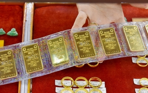 Giá vàng đột ngột đảo chiều tăng mạnh