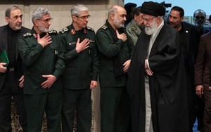 Moscow vừa giúp Iran câu giờ trước Mỹ