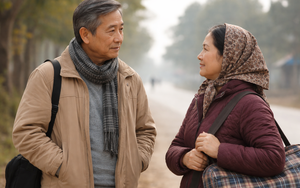 Bố chồng chở cô giúp việc ra bến xe về quê nhưng không quay lại, con dâu nhận cuộc điện thoại bất ngờ