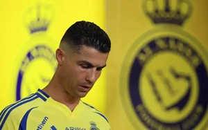 Cristiano Ronaldo và cuộc nổi loạn giữa sa mạc vàng