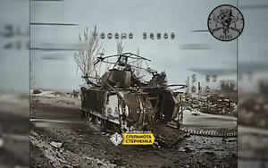 Dùng M113 chiến lợi phẩm để tấn công Grishinine