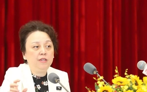 TPHCM thông tin vụ thực phẩm bẩn vào trường học, hàng hóa ùn tắc