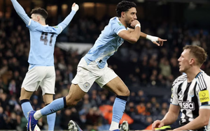 Biến Newcastle thành cựu vương, Man City vào chung kết League Cup