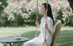 Lần đầu về thăm nhà bạn trai, tôi bị em gái anh làm bẩn váy, để rồi nhận ra nếu chia tay còn kỳ quặc hơn cả tiếp tục yêu