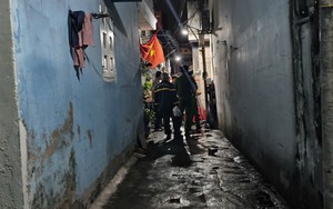 Tiếng chuông báo cháy dồn dập giữa đêm và những giây phút tuyệt vọng phá cửa cứu 3 mẹ con trong vụ cháy ở TP.HCM