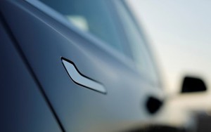 Nhiều tác động từ việc Trung Quốc cấm tay nắm cửa ô tô điện dạng ẩn