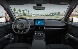 Xe điện VinFast MPV 7 về đại lý: Đắt hơn Limo Green, bù lại những nâng cấp gì?
