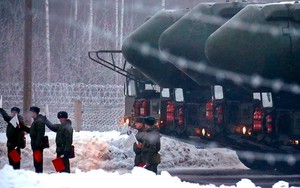 Giáo sư Mỹ cảnh báo thế giới bên bờ vòng xoáy chạy đua hạt nhân mới