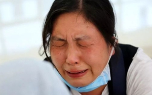 Con trai mất được 7 ngày, mẹ dọn dẹp phòng liền chết lặng khi tìm thấy di vật trong ngăn kéo: "Sao lại có chuyện như này!"