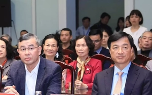 100% cử tri thống nhất giới thiệu ông Nguyễn Duy Ngọc và ông Ngô Văn Tuấn ứng cử ĐBQH