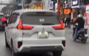 Xác minh ô tô có bảng đèn LED hiện dòng chữ xúc phạm công an