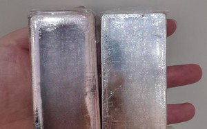 Phát hiện thỏi bạc 15kg trị giá 1,4 tỷ đồng trong gói hàng ship, công an sử dụng nhiều biện pháp nghiệp vụ vào cuộc