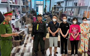 Các tổ công tác đồng loạt khám xét nhiều kho hàng, bắt giữ bà chủ Lê Thị Kim Tuyến và 3 người