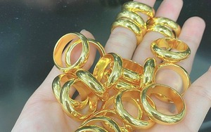 Kịch bản khó chịu nhất của người "đu đỉnh" vàng