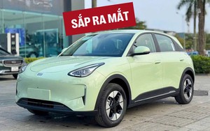 Geely EX2 lần đầu được 'nhá hàng' chính hãng tại Việt Nam: Giá đồn đoán khoảng 500 triệu đồng, màn hình lớn, có ADAS