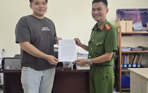 Bất ngờ nhận 1.298.000.000 đồng từ tài khoản lạ, thanh niên TP.HCM lập tức trình báo công an