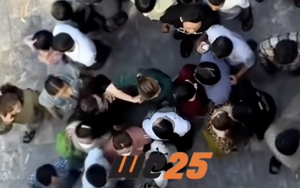 Vụ giật dây chuyền ở Liên Hoa Bảo Tháp: Xuất hiện thêm nhiều clip gây bức xúc