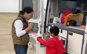 Cho con nghỉ học để đi du lịch, phụ huynh nhận khoản phạt gần 70 triệu đồng