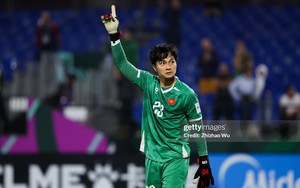 HLV Kim Sang-sik chốt đội hình đấu Trung Quốc, Thái Lan: Người hùng hạ Hàn Quốc được gọi tên