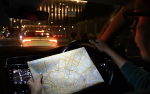 Nga chứng kiến hiện tượng chưa từng có: Người dân ở Moskva đổ xô đi mua những món đồ công nghệ lỗi thời