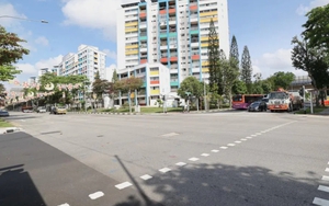 Vừa cưới xong chưa bao lâu, người phụ nữ đạp xe đi mua đồ ăn cho chồng thì bị đâm tử vong