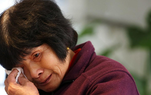 Ngày con gái cưới, tôi vét sạch tài sản cho các con, đến giờ đi viện thì con rể nói: "Mẹ có lương hưu, có sổ bảo hiểm mà"