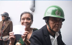 Cử tri xóm ngụ cư 'độc nhất vô nhị' ở bãi giữa sông Hồng đi bầu cử