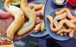 Khách xếp hàng như mua vàng, loại bánh mì "oằn tà là vằn" ở Hải Phòng có gì mà hot đến vậy?