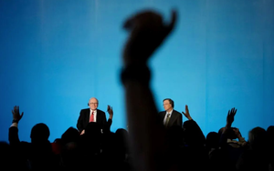 Bill Gates bị loạt tỷ phú quay lưng