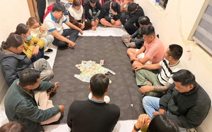 Bắt 'nữ quái' biến nhà riêng thành sới bạc cho 16 người sát phạt