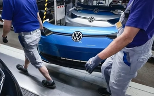 Doanh số không như kỳ vọng các hãng xe điện tìm hướng đi mới