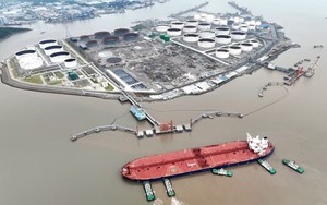 Tăng tích trữ dầu thô rồi "găm' lại không dùng - nước cờ khó đoán của Trung Quốc