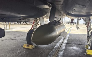 Mỹ dùng bom ‘5.000 pound’ mới nhất tấn công các kho tên lửa Iran