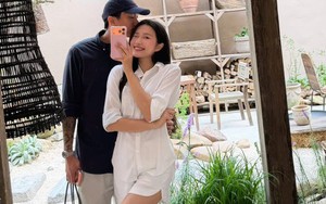 Đoàn Văn Hậu bất ngờ đăng ảnh tình tứ nịnh vợ, Doãn Hải My có phản ứng "lạ" gây ngỡ ngàng!