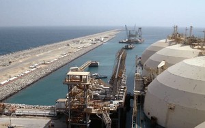 Nhà máy sản xuất 1/5 lượng LNG toàn cầu bị tập kích bằng tên lửa