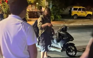 Du khách nước ngoài đâm công an rồi bỏ chạy hơn 70km