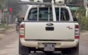 Xe ô tô biển xanh bị phạt 38 triệu đồng đã hết hạn đăng kiểm