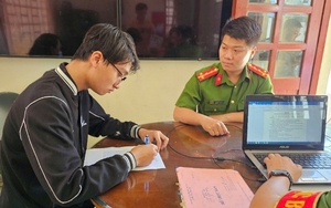 Lê Hứa Ích Toàn ra đầu thú