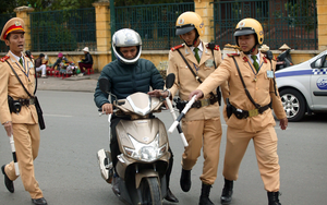 Nộp phạt vi phạm giao thông muộn có phải nộp thêm tiền lãi không? Bộ Công an trả lời