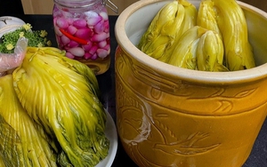 2 vợ chồng cùng mắc ung thư dạ dày, bác sĩ phát hiện "nguyên nhân" ngay trên bàn ăn: "Rau tốt nhưng ăn kiểu này không tốt"