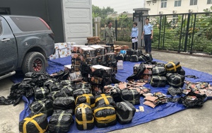 Kiểm tra 2 xe tải chở 2.340kg lạp xưởng, bánh bao, thanh cua, chả mực.... công an phát hiện chi tiết khiến nhiều người “ớn lạnh”