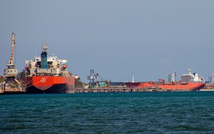 Đang trên đường tới Cuba, một tàu chở 200.000 thùng dầu Nga bất ngờ đổi hướng tới nước láng giềng của Havana