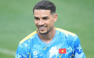 Hoàng Hên: "Tôi chờ ngày này quá lâu rồi, thật tự hào với chiếc áo có lá cờ Việt Nam trên ngực"