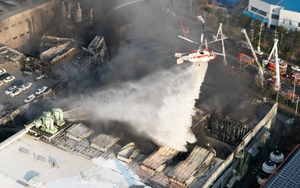 Thảm kịch hỏa hoạn tại nhà máy Hàn Quốc: Tất cả những người mất tích đều đã tử vong, số người bị thương lên đến 60 người