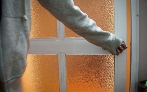 2 năm không về nhà chồng, tôi gục ngã khi mở cửa phòng ngủ