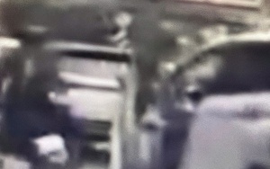 Xử phạt tài xế mở cửa ô tô bất cẩn gây tai nạn giao thông