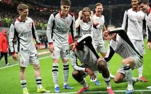 AC Milan nhọc nhằn đánh bại Torino, Juventus vấp ngã trong cuộc đua tốp 4