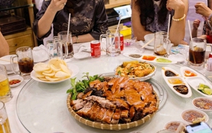 Chiếc hóa đơn tinh tế lại thành vô duyên, cô gái "chạy mất dép" sau màn thể hiện "độ giàu" của mẹ chồng tương lai