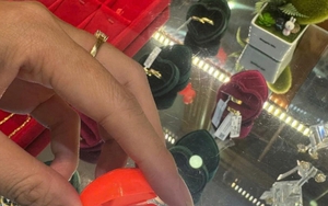 "Bạn mừng cưới 1 chỉ vàng từ 2015, giờ vàng tăng gấp 3, chỉ khổ người giờ phải mừng lại trả nợ bạn như tôi"